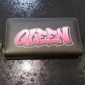 Queen wallet  